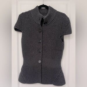 Etcetera Womens 100% Wool Grey Short Sleeve Sweater Grey Button Detailing Winter